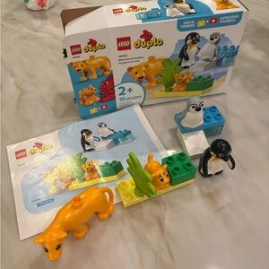 LEGO DUPLO Wild Animal Families: Penguins & Lions